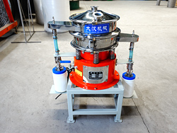 設(shè)計(jì)精巧耐用，網(wǎng)孔不堵塞、粉末不飛揚(yáng)，雜質(zhì)、粗料自動(dòng)排出